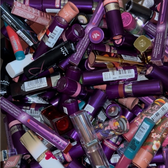 MYSTERY 5 piece makeup set NEW - Picture 2 of 6